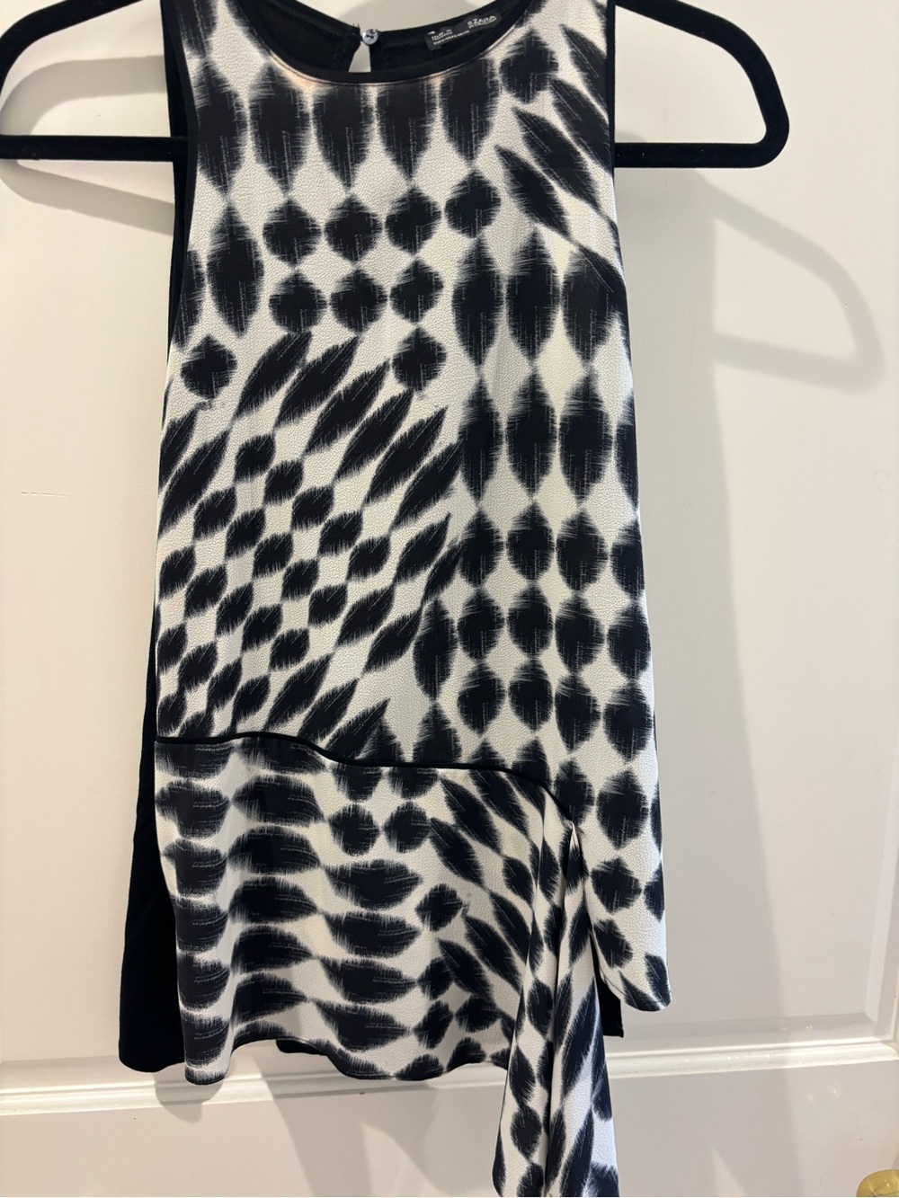 Zara Black and White Graphic Sleeveless Dress